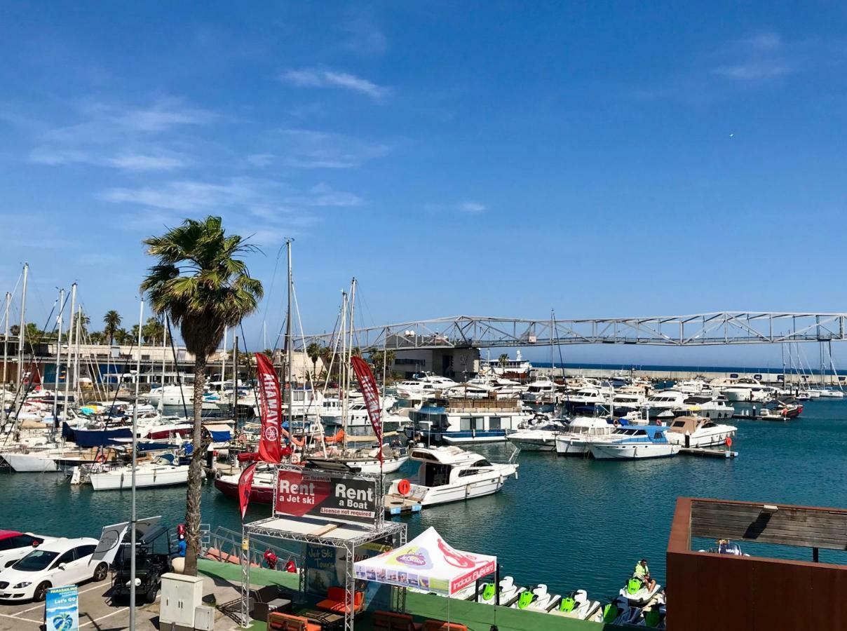 Готель Boat Yacht Barcelona Сан-Адріа-де-Бесос Екстер'єр фото