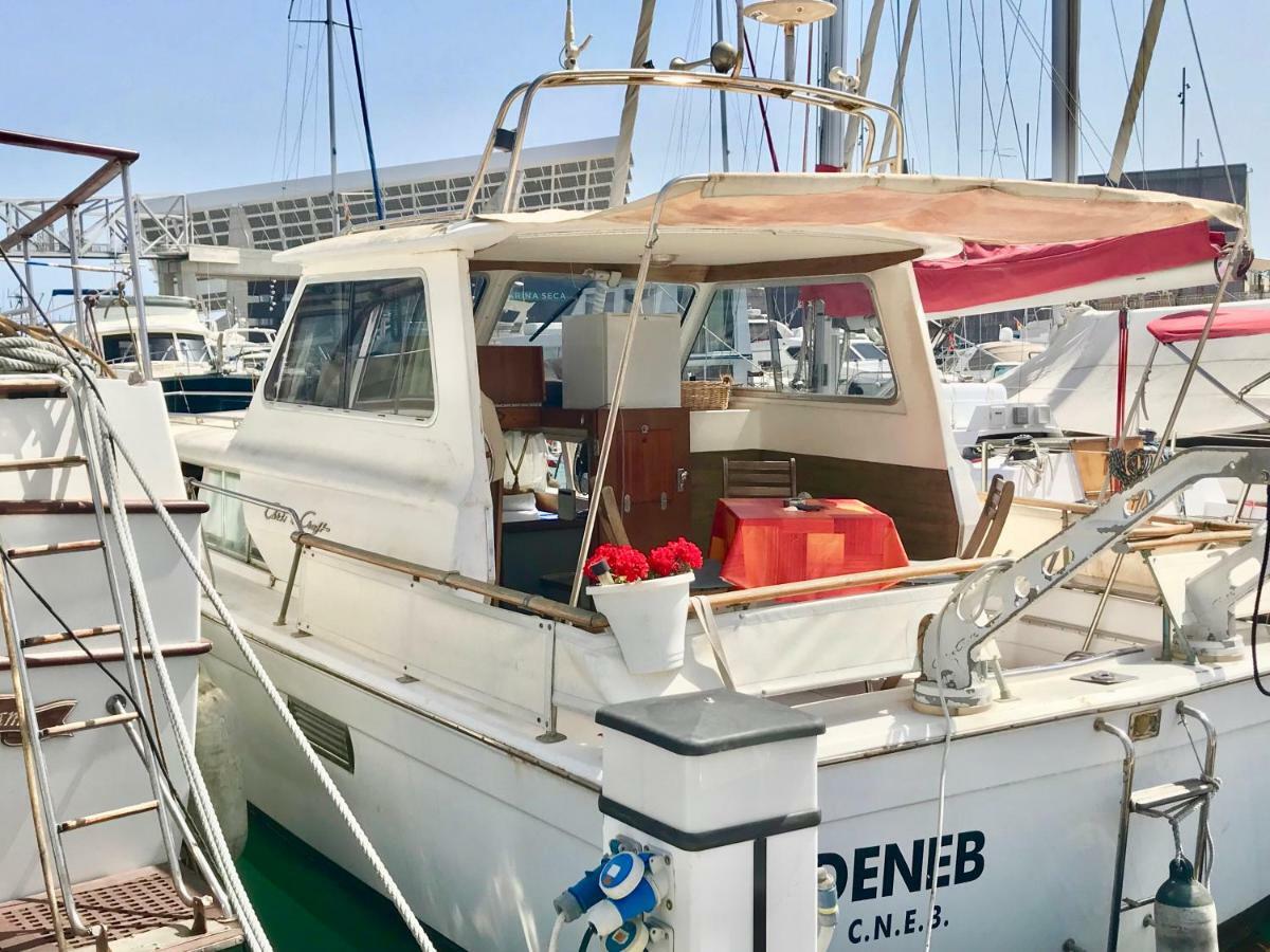 Готель Boat Yacht Barcelona Сан-Адріа-де-Бесос Екстер'єр фото