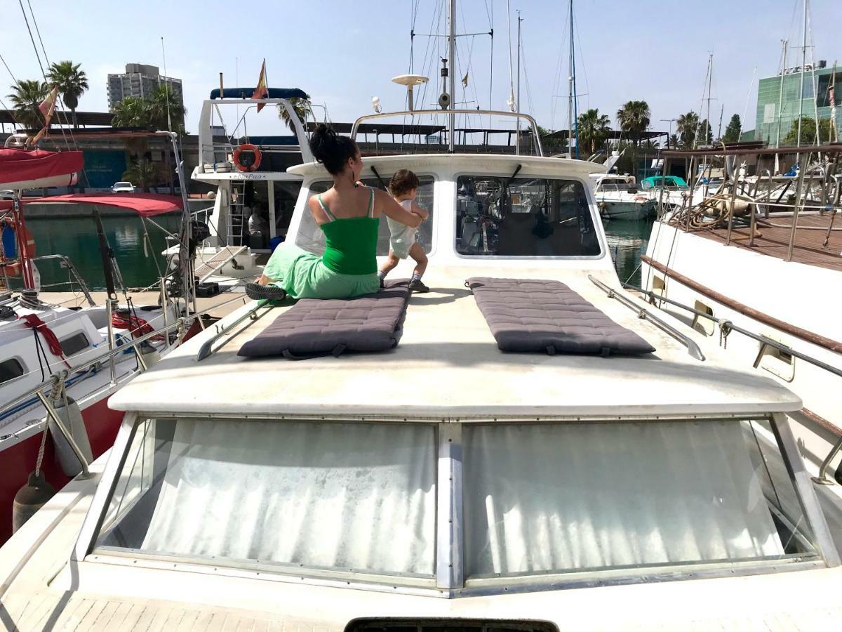 Готель Boat Yacht Barcelona Сан-Адріа-де-Бесос Екстер'єр фото