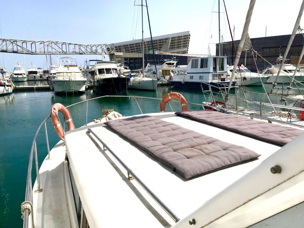 Готель Boat Yacht Barcelona Сан-Адріа-де-Бесос Екстер'єр фото