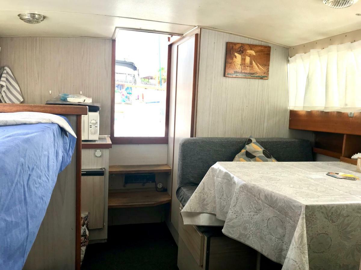 Готель Boat Yacht Barcelona Сан-Адріа-де-Бесос Екстер'єр фото